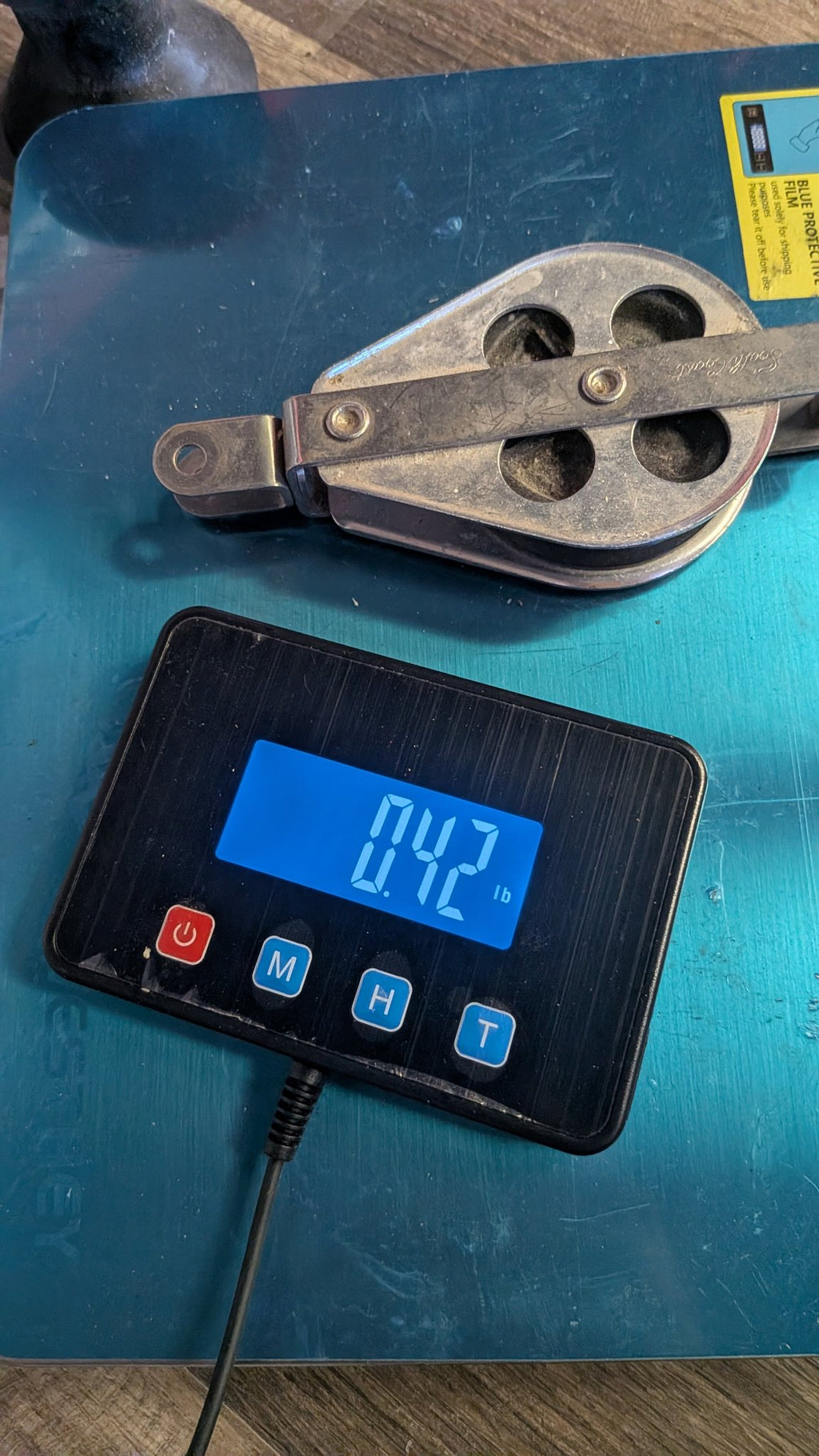 South Coast single block on scale showing 0.42 lb