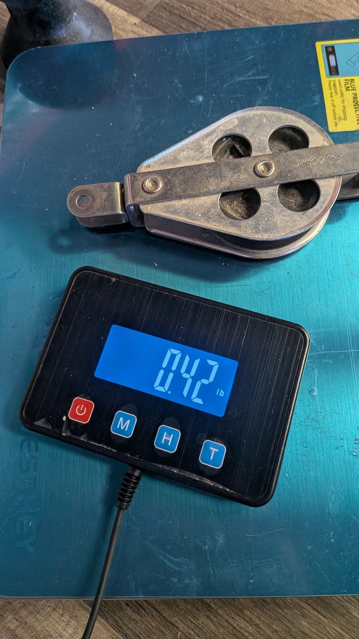 South Coast single block on scale showing 0.42 lb