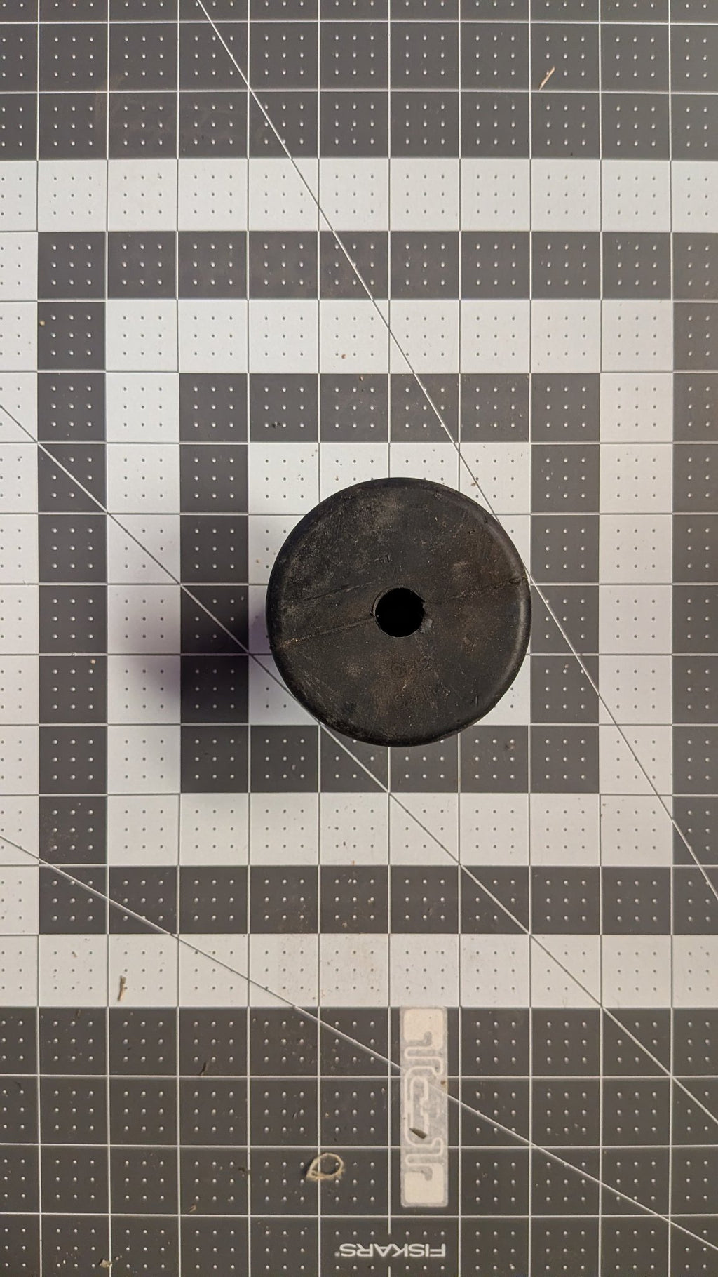 C.E. Smith 3 in. bow roller top view on 1-inch grid
