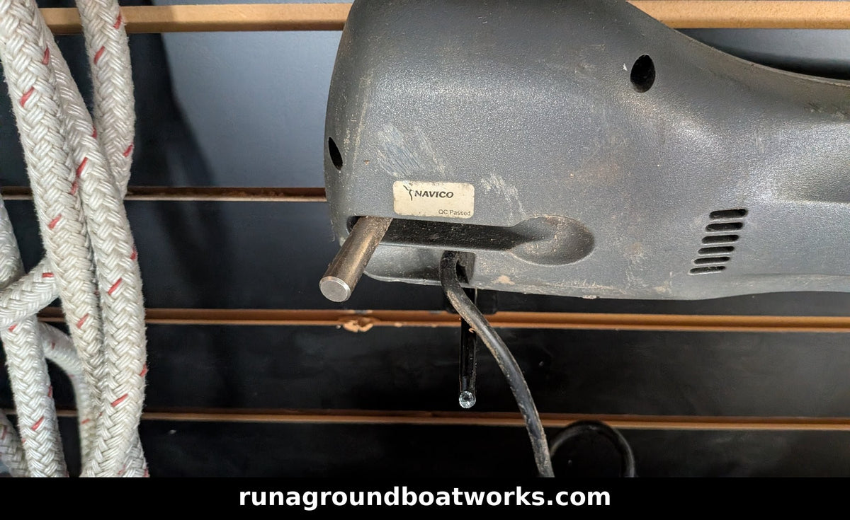Navico TP100 tiller pilot - underside and pushrod