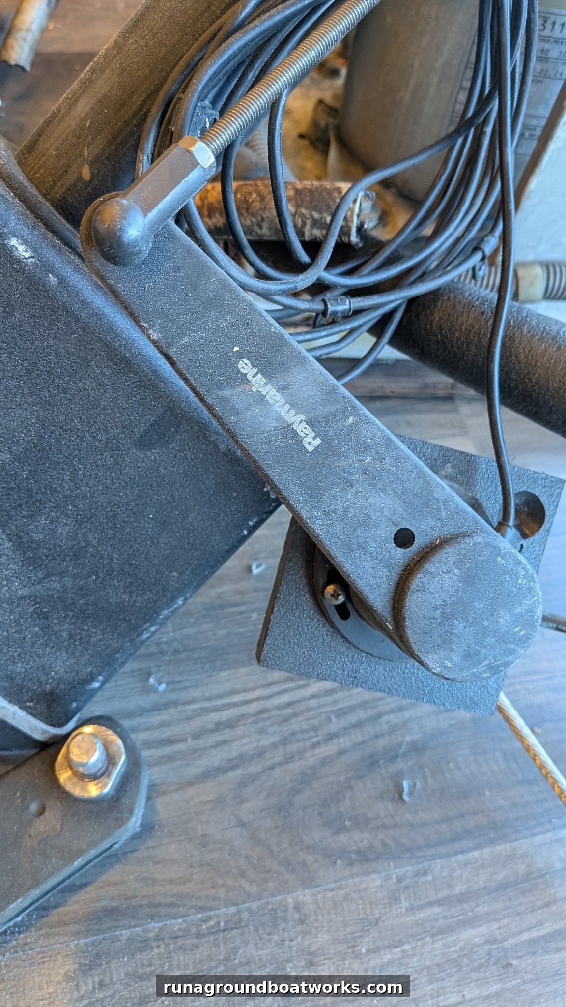 Raymarine rudder reference (feedback) unit with linkage arm and cable