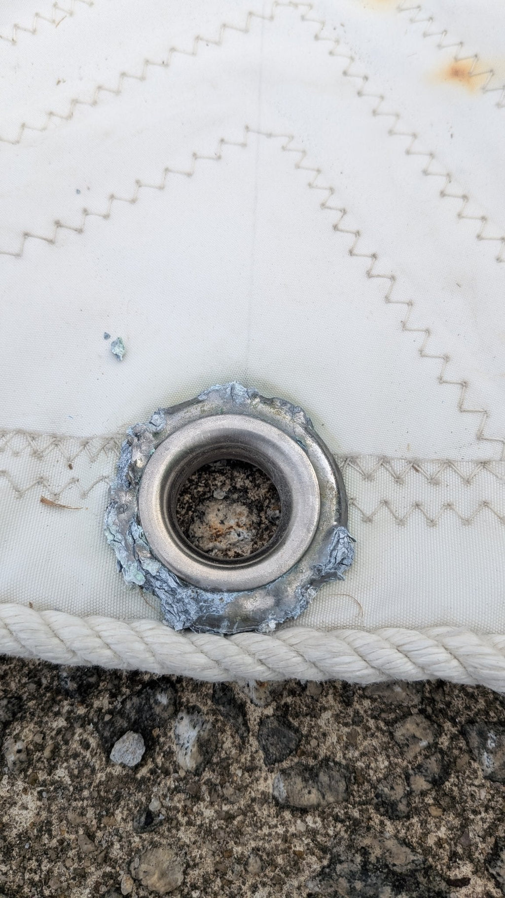 Corroded grommet — see condition notes