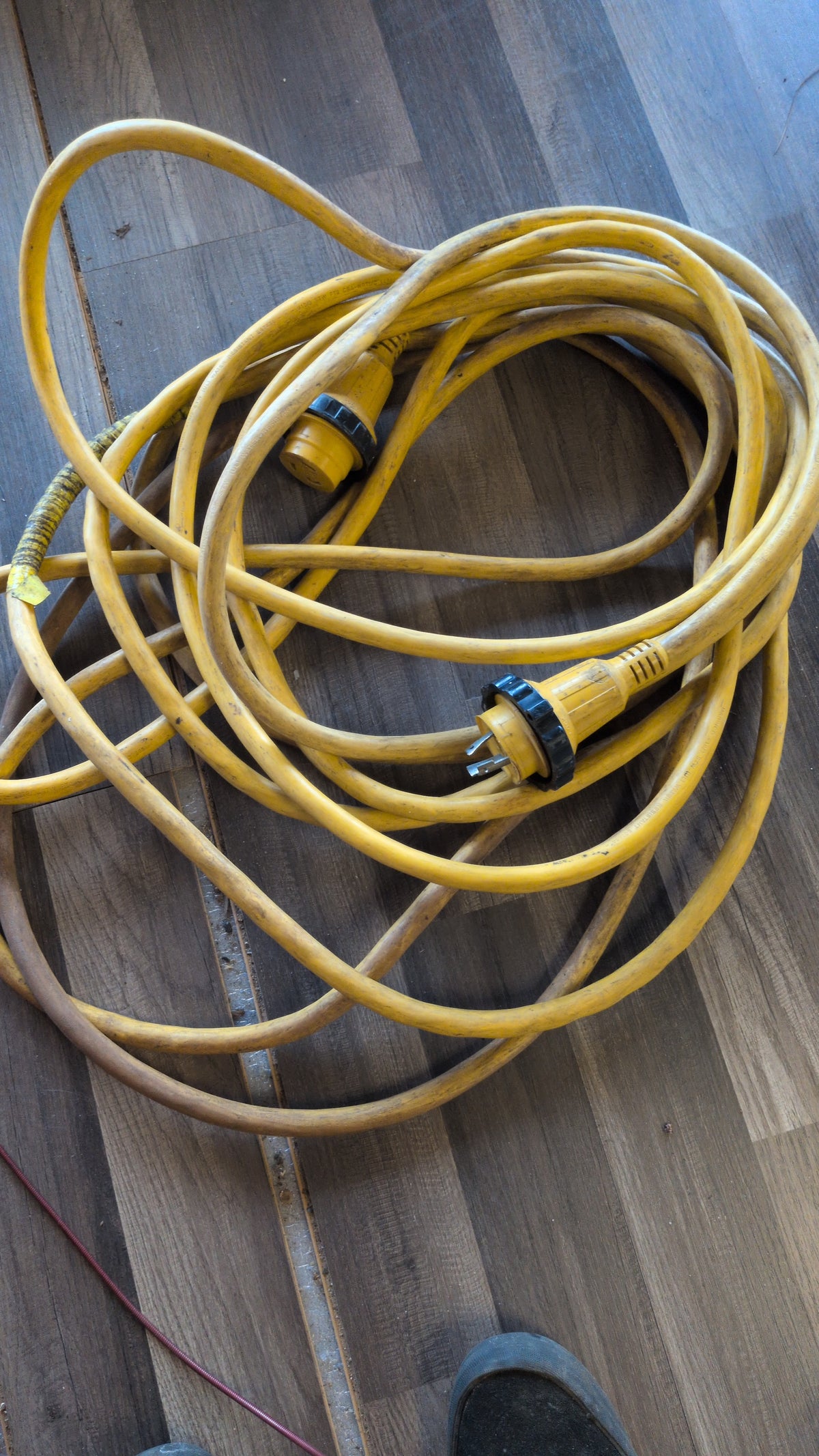 Marineco 10/3 STW WATER RESISTANT E0747 50 ft with twist lock connectors.