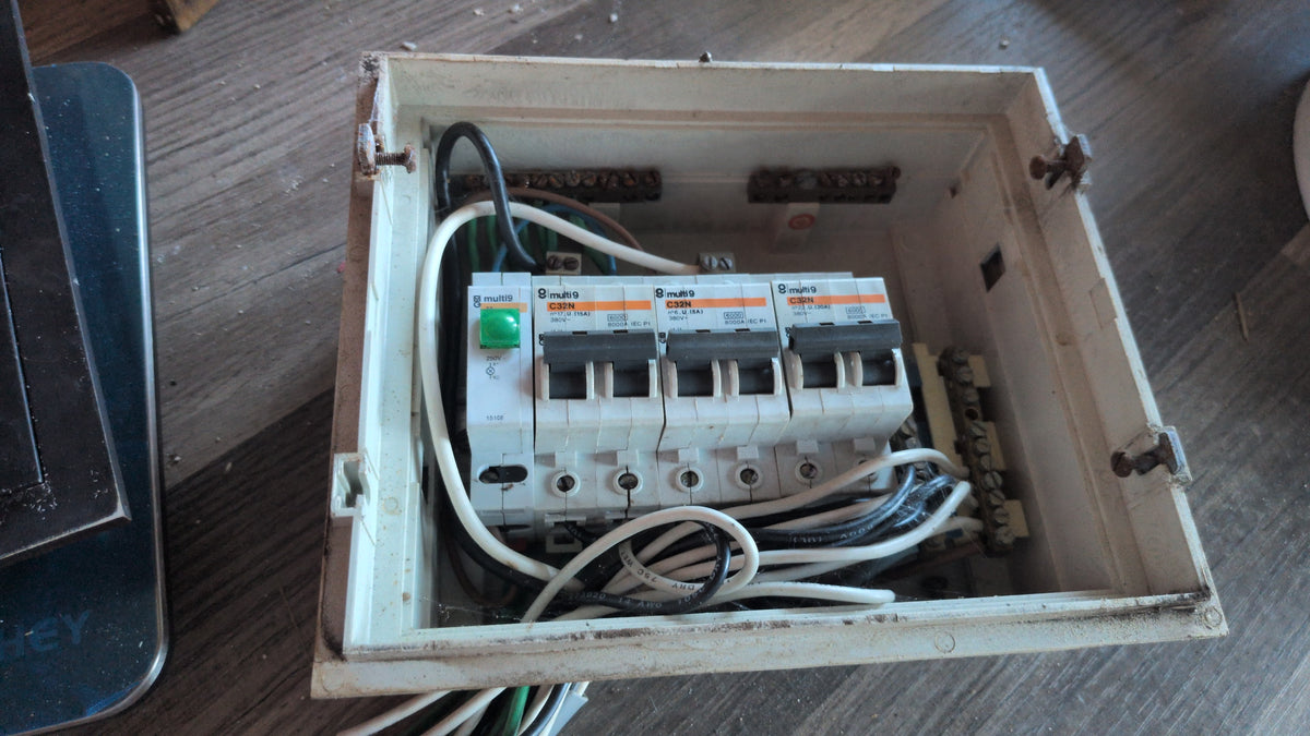Beneteau fuse panel