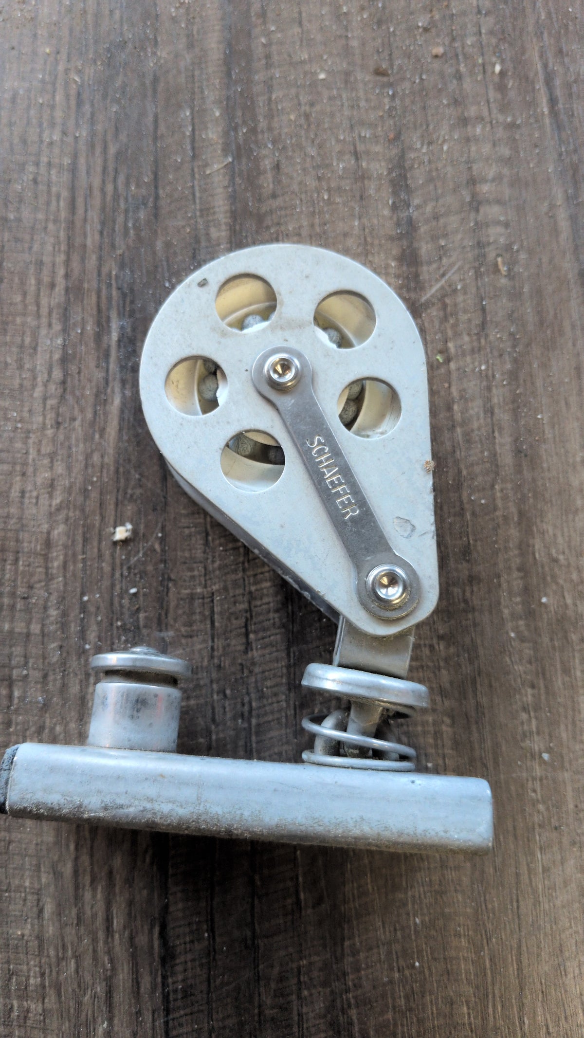 Schaefer 42 mm stand-up spring block 1 in T-track